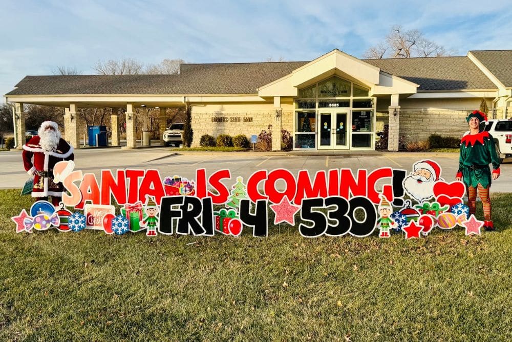 social media worthy yard cards