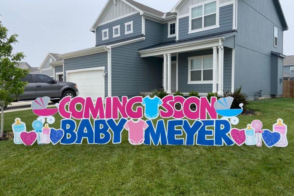 surprise baby yard card announcement