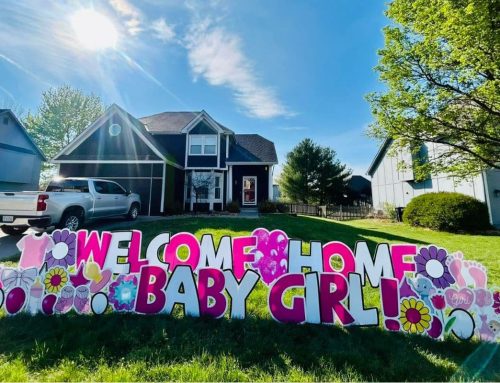 Why Lawn Cards Are Perfect for Neighborhood Celebrations